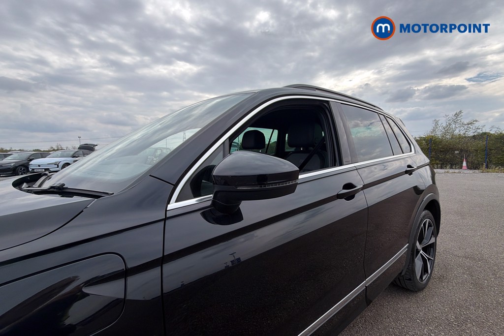 Volkswagen Tiguan R-Line Automatic Petrol Plug-In Hybrid SUV - Stock Number (1672427) - 43rd supplementary image