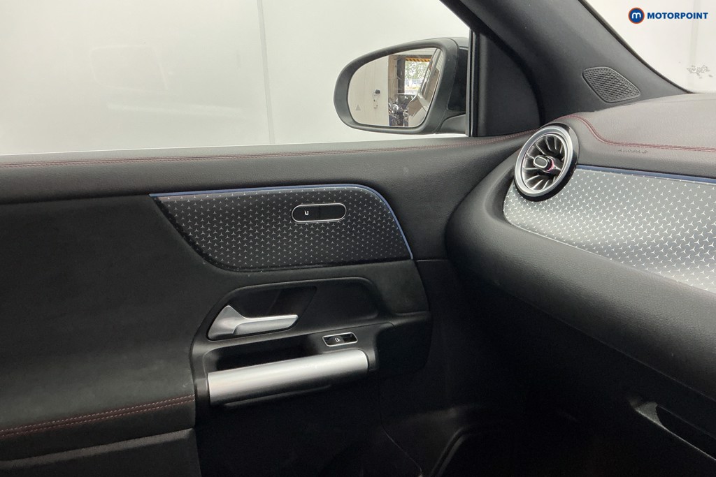 Mercedes-Benz EQA Amg Line Automatic Electric SUV - Stock Number (1672450) - 18th supplementary image