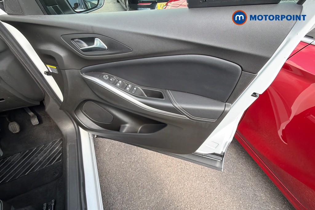 Vauxhall Grandland Ultimate Manual Petrol SUV - Stock Number (1672493) - 2nd supplementary image