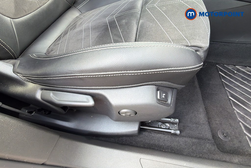 Vauxhall Grandland Ultimate Manual Petrol SUV - Stock Number (1672493) - 5th supplementary image