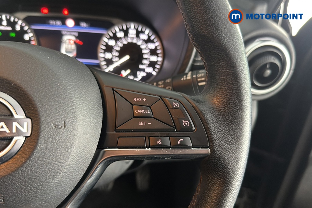 Nissan Juke N-Connecta Manual Petrol SUV - Stock Number (1672648) - 3rd supplementary image