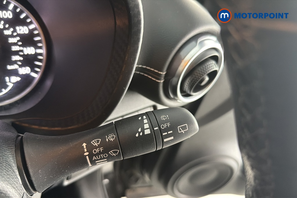 Nissan Juke N-Connecta Manual Petrol SUV - Stock Number (1672648) - 6th supplementary image