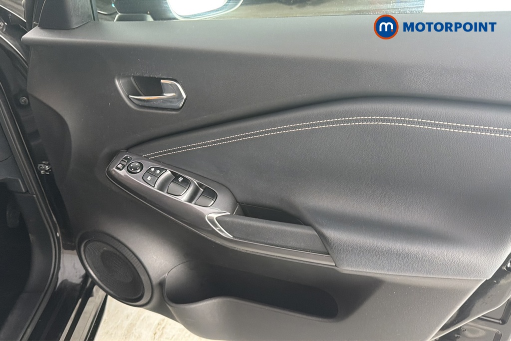 Nissan Juke N-Connecta Manual Petrol SUV - Stock Number (1672648) - 18th supplementary image