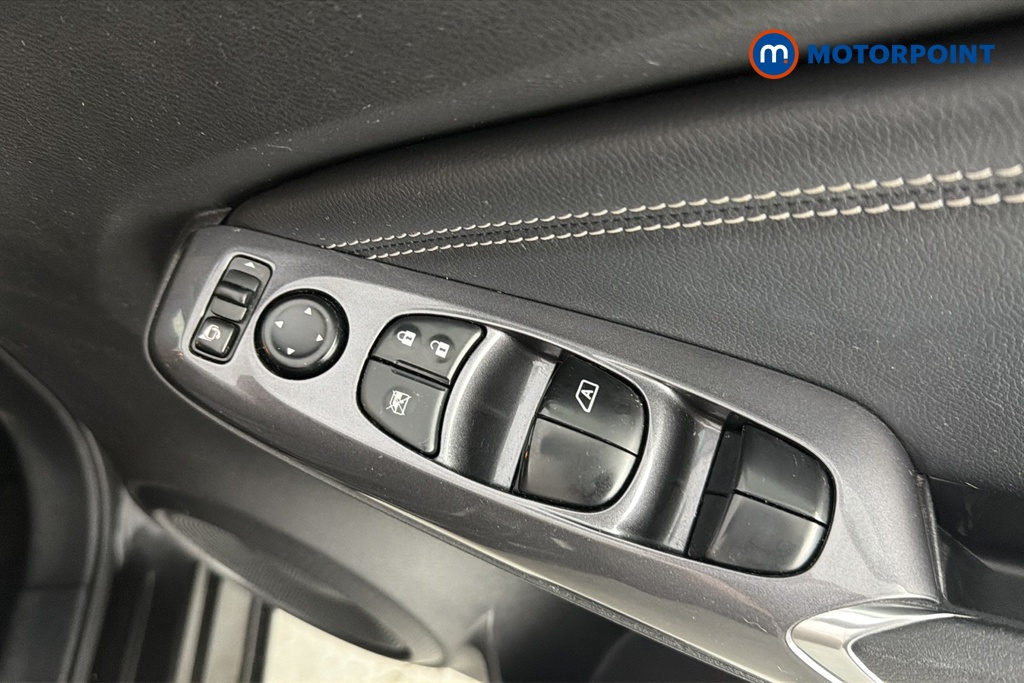 Nissan Juke N-Connecta Manual Petrol SUV - Stock Number (1672648) - 19th supplementary image