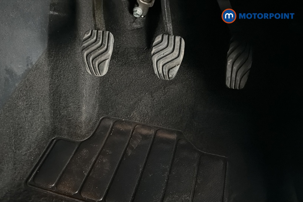 Nissan Juke N-Connecta Manual Petrol SUV - Stock Number (1672648) - 24th supplementary image