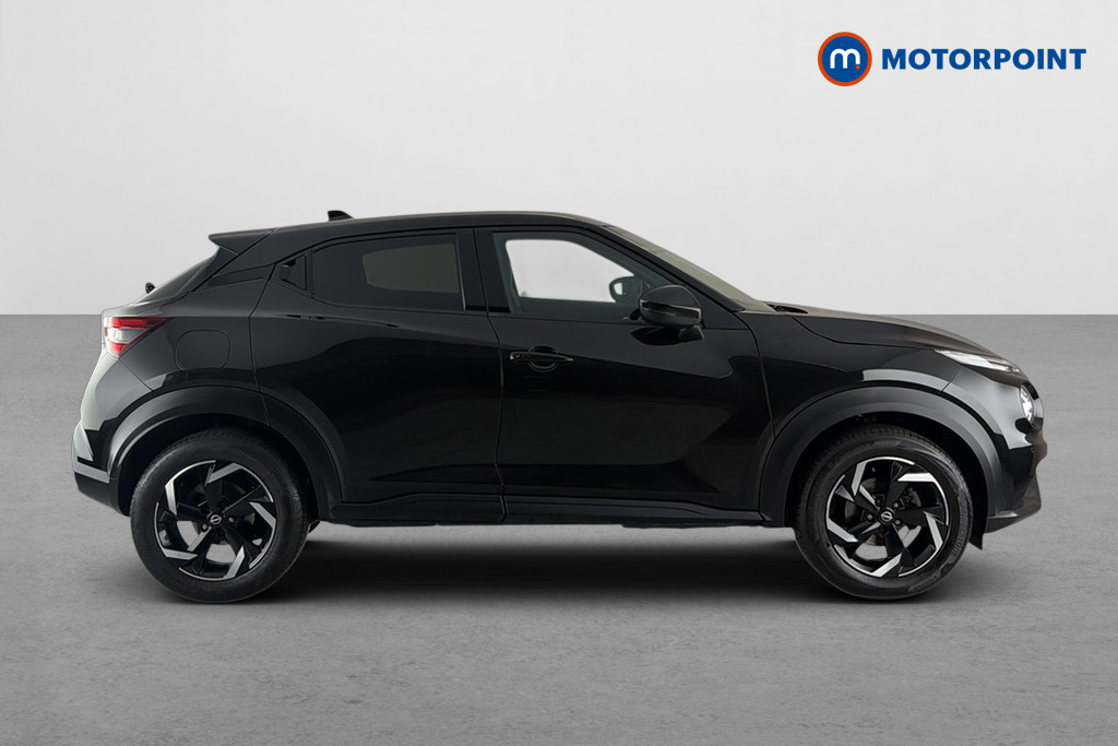 Nissan Juke N-Connecta Manual Petrol SUV - Stock Number (1672648) - Passenger side