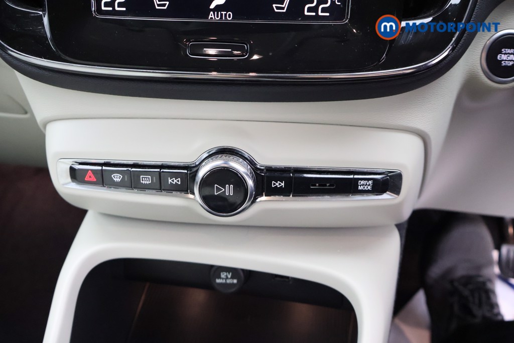 Volvo Xc40 Inscription Manual Petrol SUV - Stock Number (1672873) - 10th supplementary image