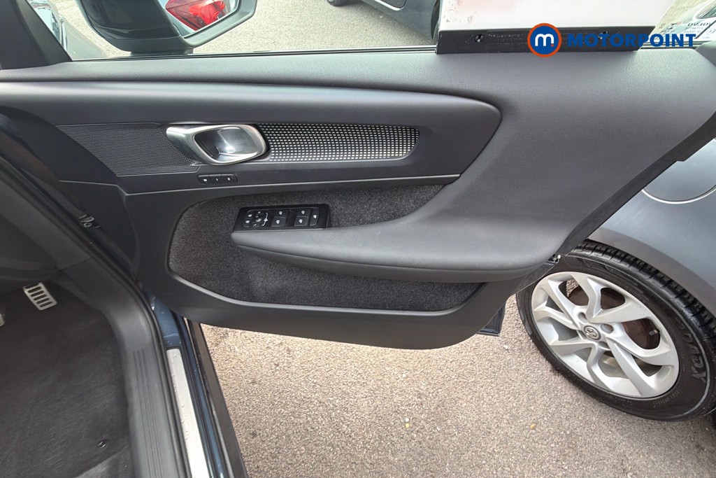 Volvo Xc40 R Design Pro Automatic Petrol Plug-In Hybrid SUV - Stock Number (1673525) - 3rd supplementary image