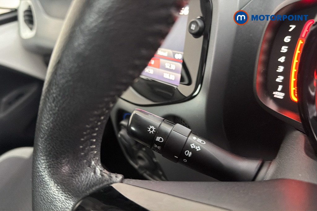 Toyota Aygo X-Play Manual Petrol Hatchback - Stock Number (1673532) - 6th supplementary image