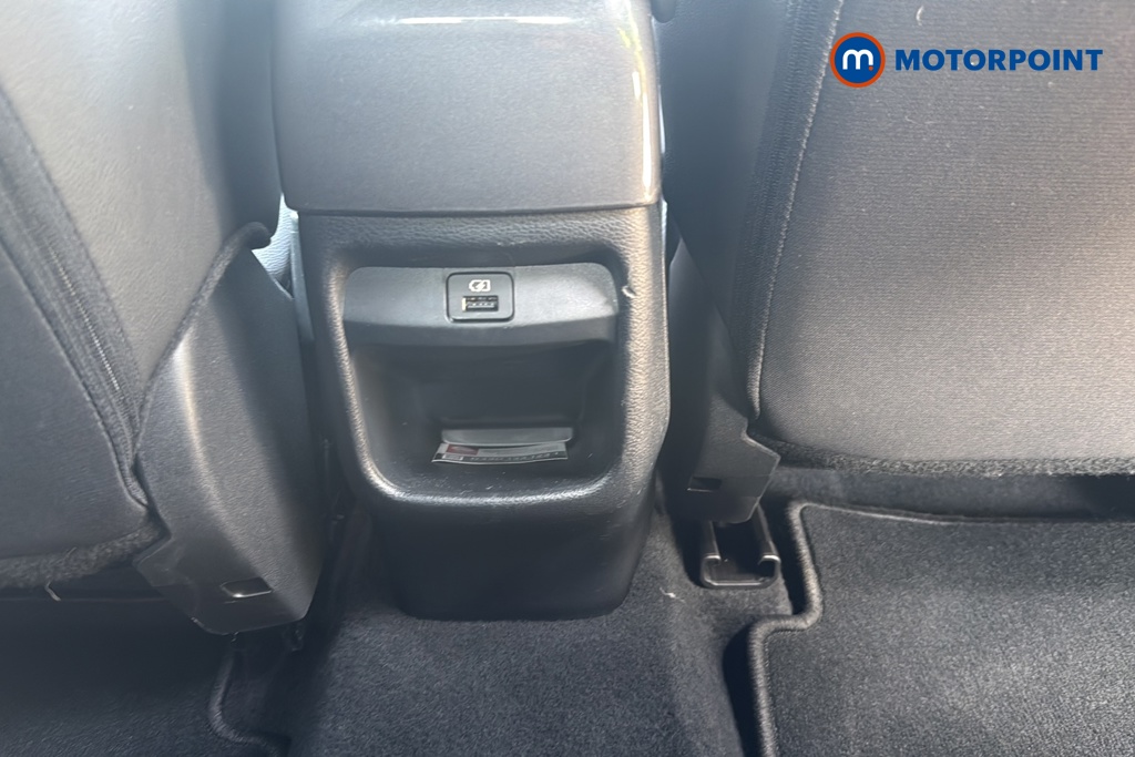 Nissan Juke N-Connecta Manual Petrol SUV - Stock Number (1673620) - 28th supplementary image