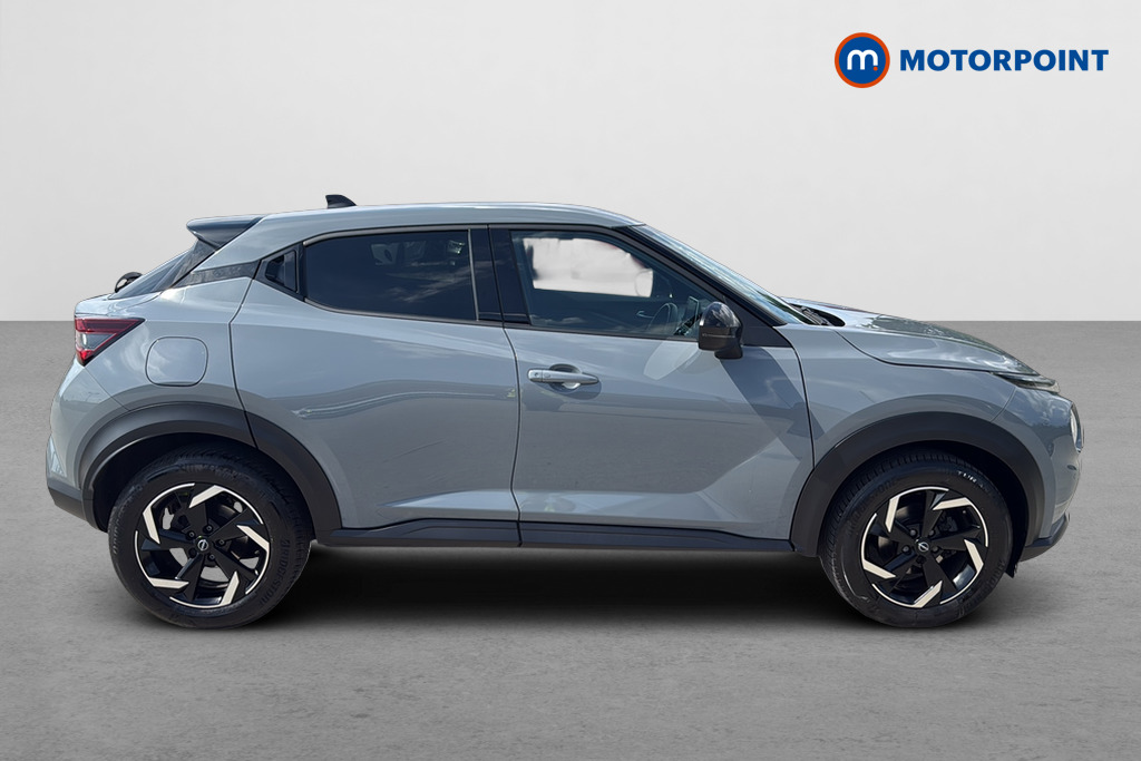 Nissan Juke N-Connecta Manual Petrol SUV - Stock Number (1673620) - Passenger side