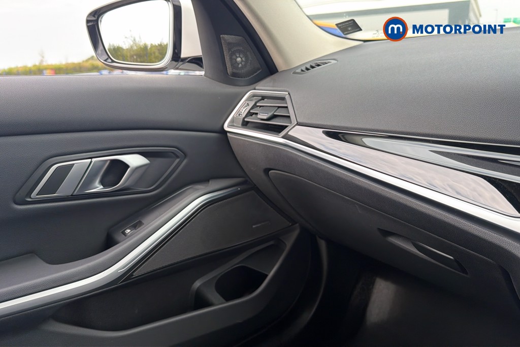 BMW 3 Series Sport Automatic Petrol Plug-In Hybrid Saloon - Stock Number (1673889) - 11th supplementary image