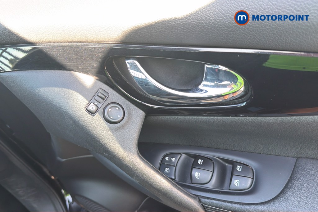 Nissan Qashqai Acenta Premium Manual Diesel SUV - Stock Number (1642952) - 2nd supplementary image