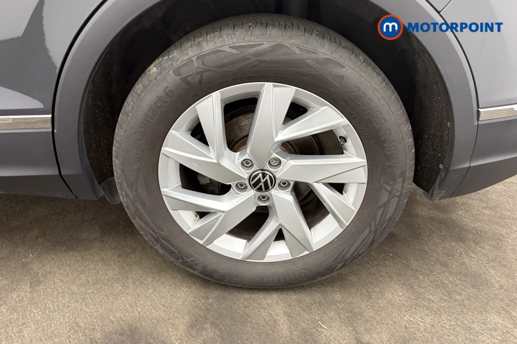 Volkswagen Tiguan Life Automatic Petrol SUV - Stock Number (1657815) - 25th supplementary image