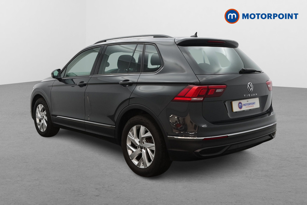 Volkswagen Tiguan Life Automatic Petrol SUV - Stock Number (1657815) - Passenger side rear corner