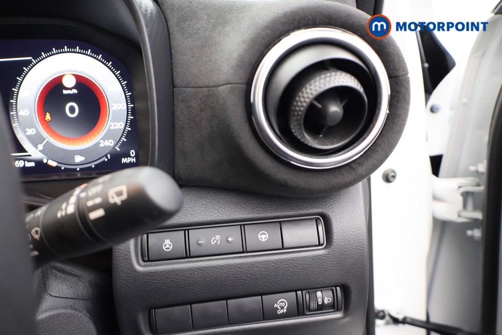 Nissan Juke Tekna-Plus Manual Petrol SUV - Stock Number (1664894) - 7th supplementary image