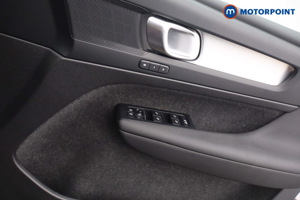 Volvo Xc40 Plus Black Edition Automatic Petrol SUV - Stock Number (1667060) - 9th supplementary image