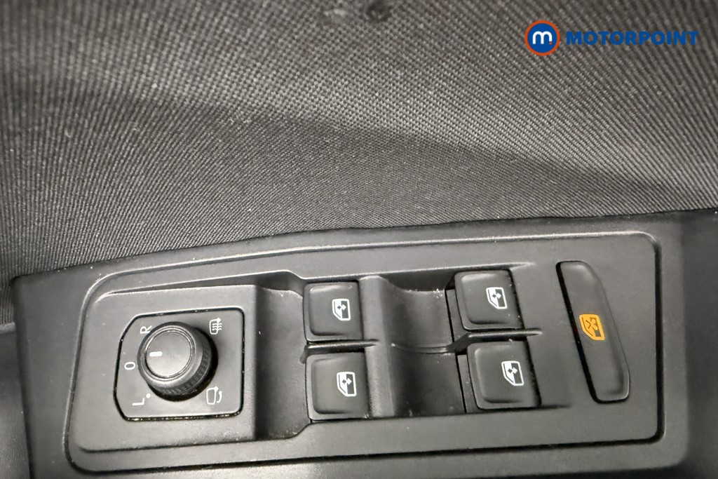 Volkswagen T-Roc Life Manual Petrol SUV - Stock Number (1667385) - 18th supplementary image