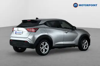 Nissan Juke N-Connecta Manual Petrol SUV - Stock Number (1667988) - Drivers side rear corner