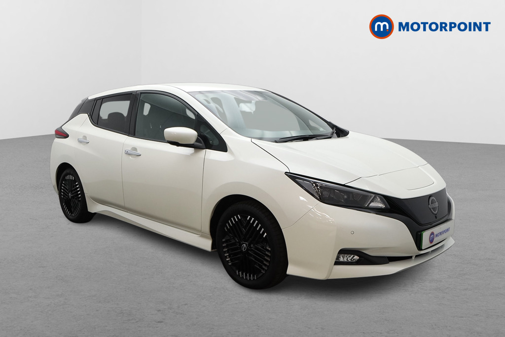 Nissan Leaf Tekna Automatic Electric Hatchback - Stock Number (1668439) - Drivers side front corner