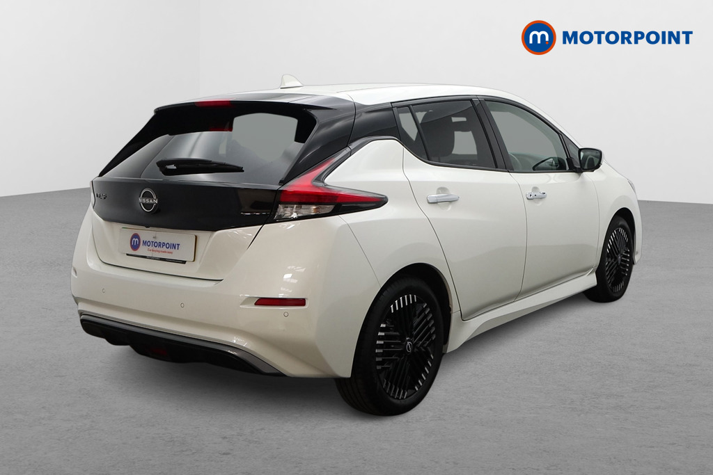 Nissan Leaf Tekna Automatic Electric Hatchback - Stock Number (1668439) - Drivers side rear corner