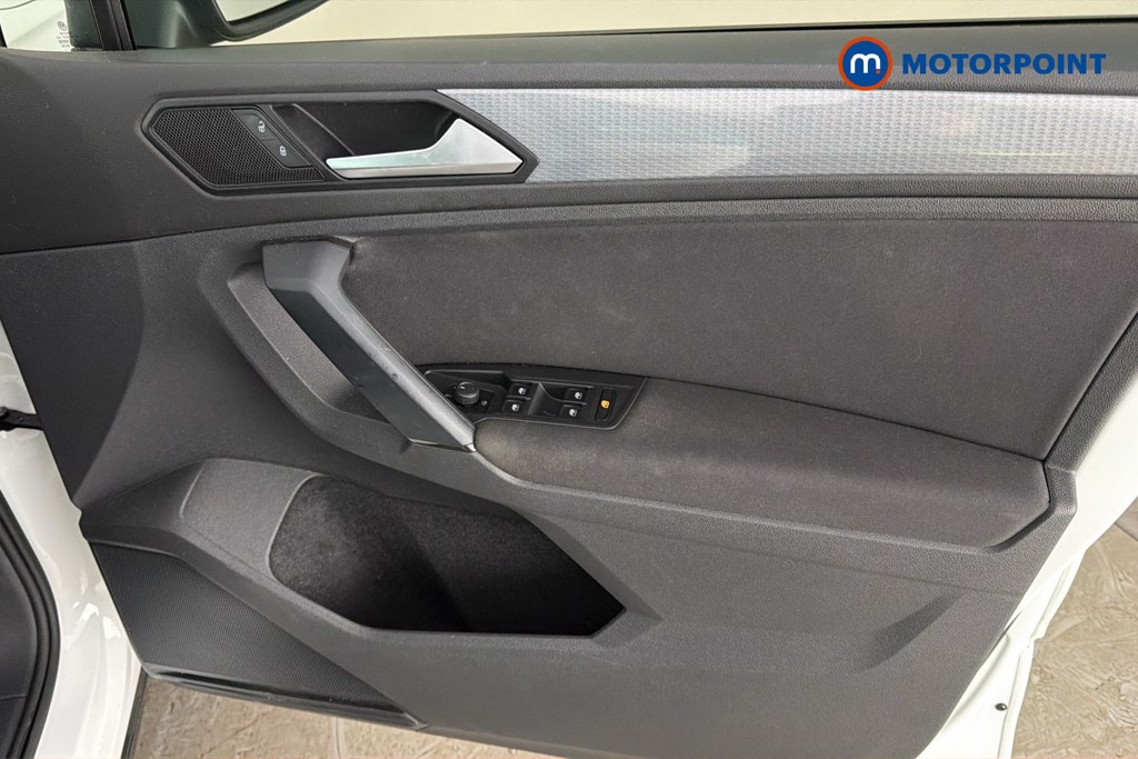 Volkswagen Tiguan Life Manual Petrol SUV - Stock Number (1668817) - 19th supplementary image