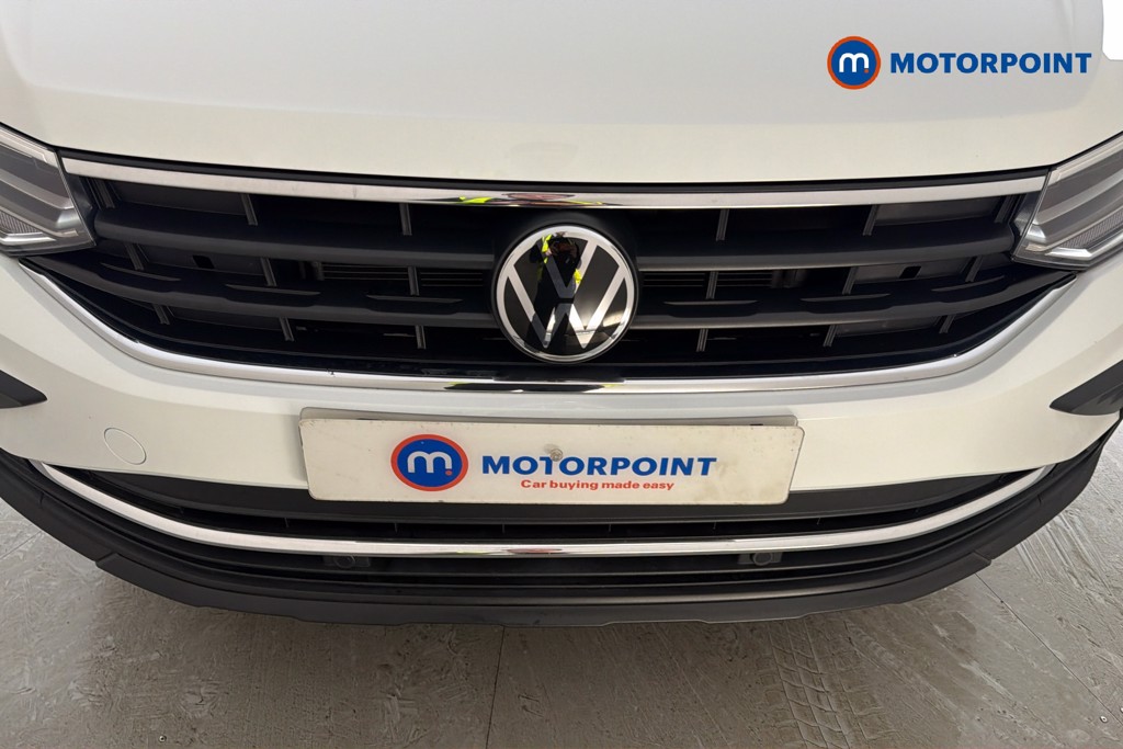 Volkswagen Tiguan Life Manual Petrol SUV - Stock Number (1668817) - 45th supplementary image