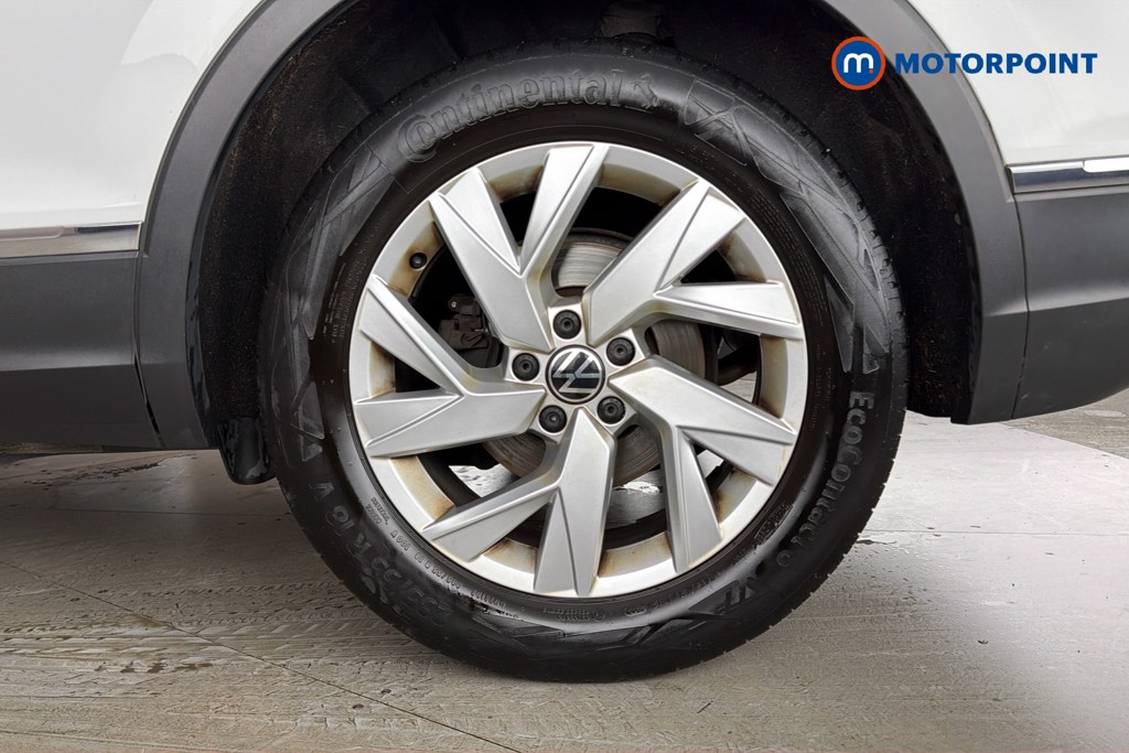 Volkswagen Tiguan Life Manual Petrol SUV - Stock Number (1668817) - 48th supplementary image