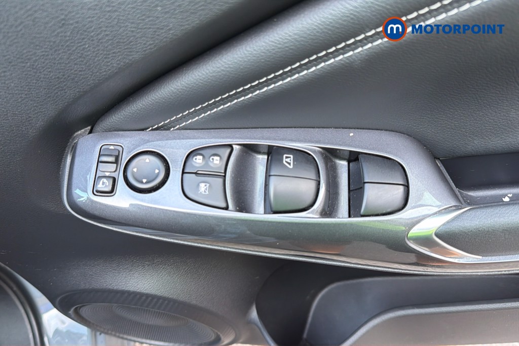 Nissan Juke N-Connecta Automatic Petrol SUV - Stock Number (1668946) - 3rd supplementary image