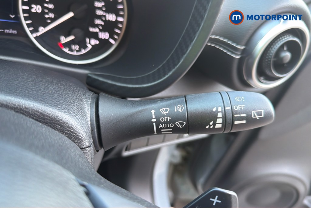 Nissan Juke N-Connecta Automatic Petrol SUV - Stock Number (1668946) - 10th supplementary image