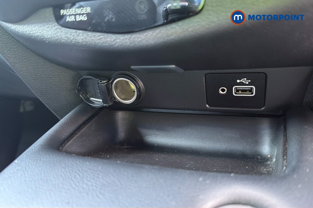 Nissan Juke N-Connecta Automatic Petrol SUV - Stock Number (1668946) - 13th supplementary image