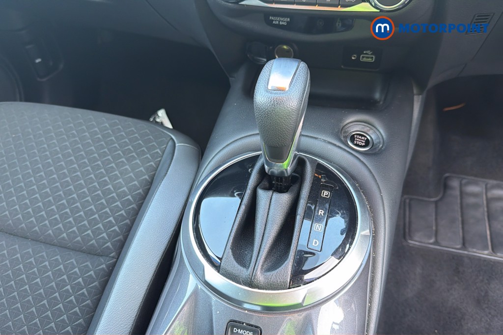 Nissan Juke N-Connecta Automatic Petrol SUV - Stock Number (1668946) - 14th supplementary image