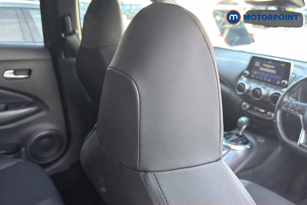 Nissan Juke N-Connecta Automatic Petrol SUV - Stock Number (1668946) - 32nd supplementary image