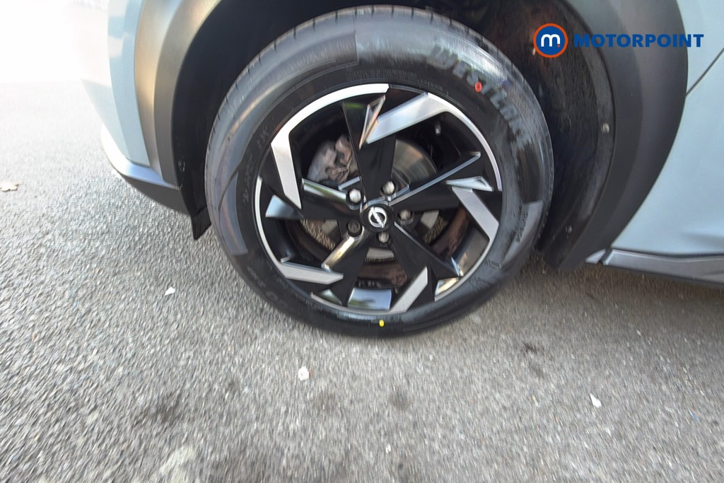 Nissan Juke N-Connecta Automatic Petrol SUV - Stock Number (1668946) - 38th supplementary image