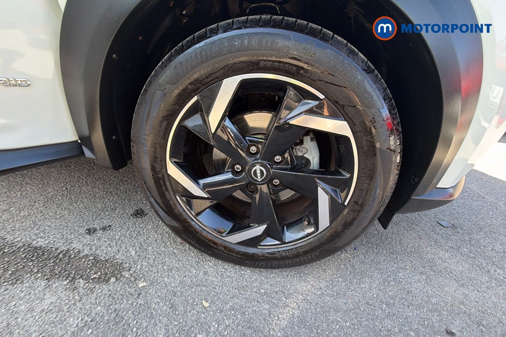 Nissan Juke N-Connecta Automatic Petrol-Electric Hybrid SUV - Stock Number (1668947) - 2nd supplementary image