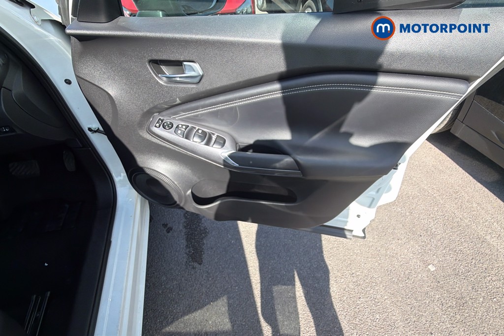 Nissan Juke N-Connecta Automatic Petrol-Electric Hybrid SUV - Stock Number (1668947) - 3rd supplementary image