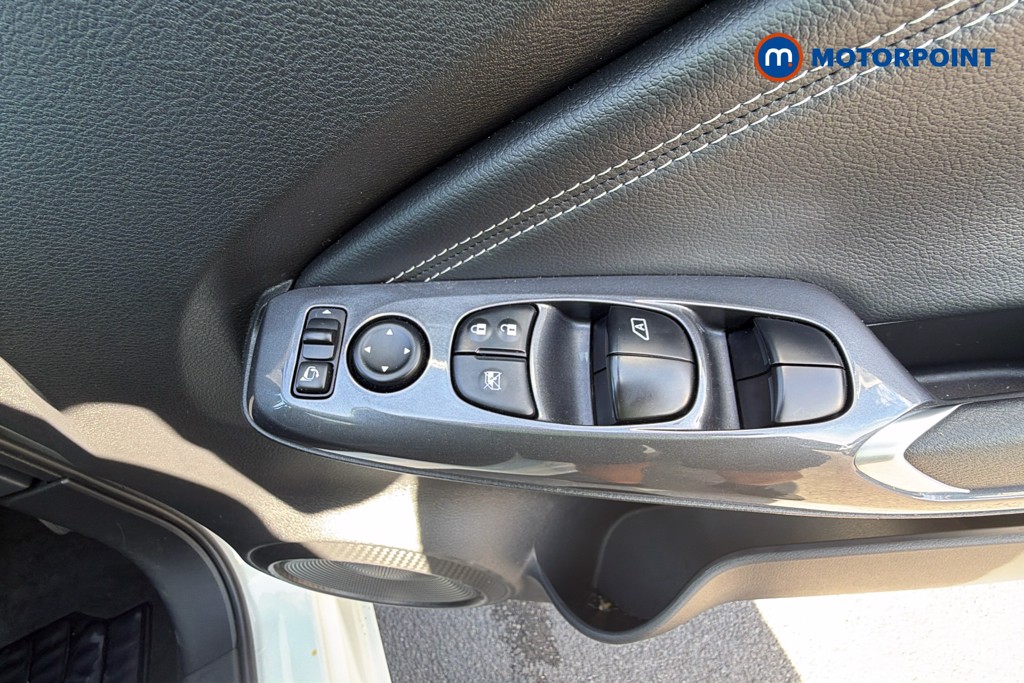 Nissan Juke N-Connecta Automatic Petrol-Electric Hybrid SUV - Stock Number (1668947) - 5th supplementary image