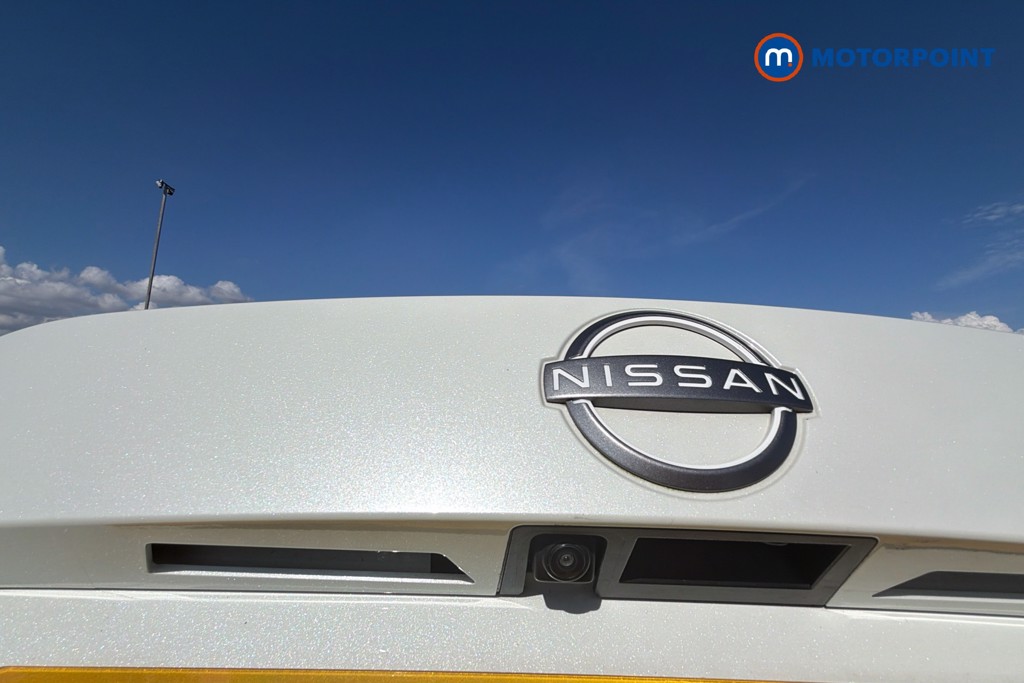 Nissan Juke N-Connecta Automatic Petrol-Electric Hybrid SUV - Stock Number (1668947) - 25th supplementary image