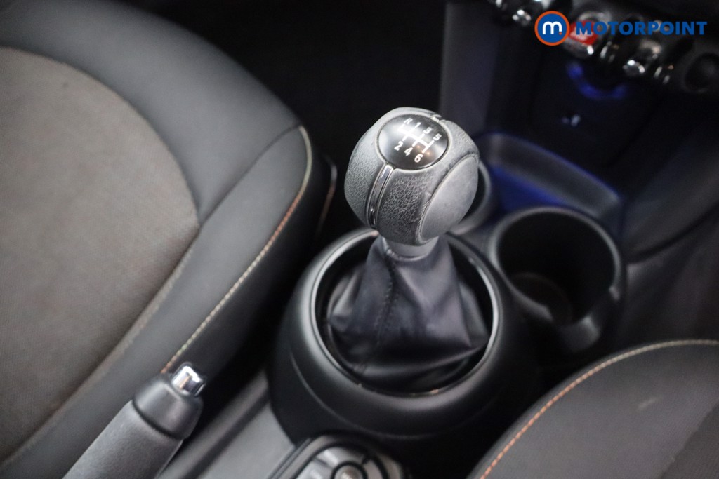Mini Hatchback One Classic Manual Petrol Hatchback - Stock Number (1669061) - 4th supplementary image