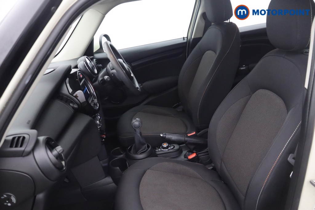 Mini Hatchback One Classic Manual Petrol Hatchback - Stock Number (1669061) - 11th supplementary image