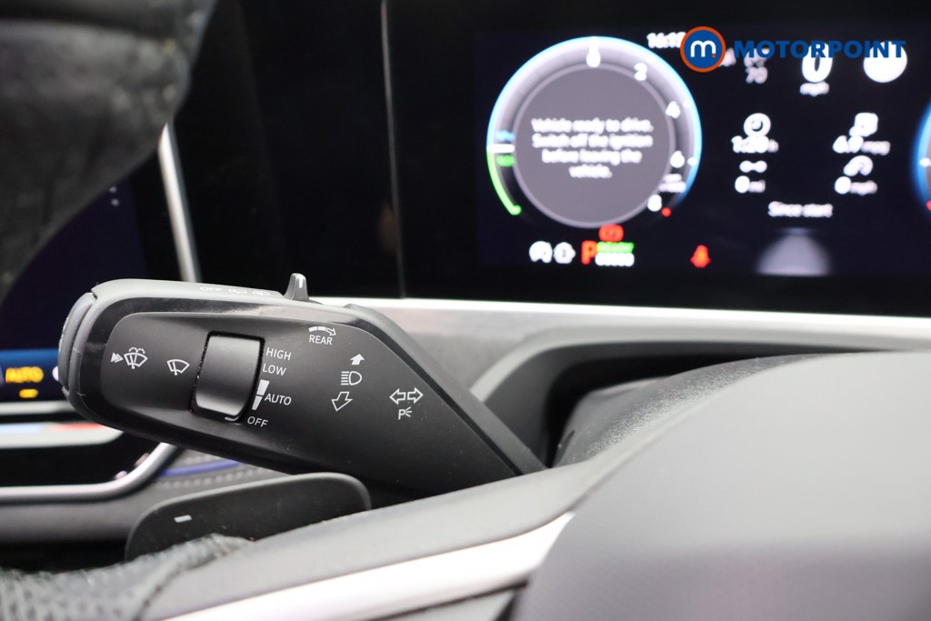 Volkswagen Passat R-Line Automatic Petrol Plug-In Hybrid Estate - Stock Number (1669390) - 5th supplementary image