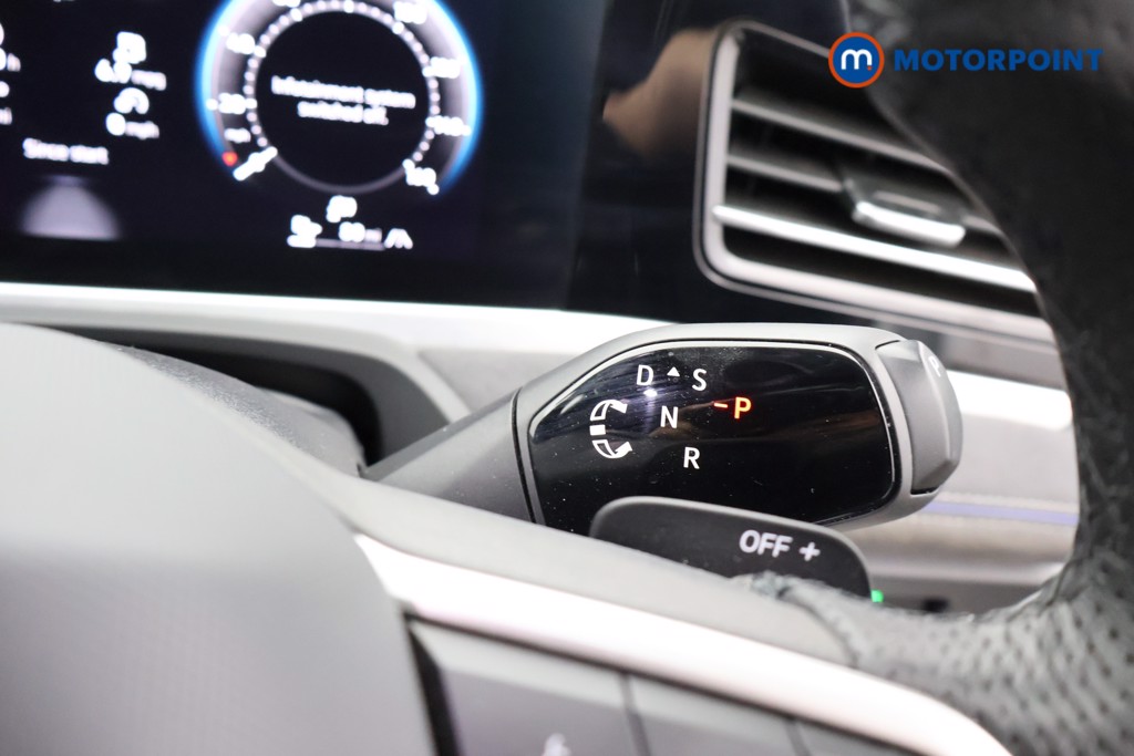 Volkswagen Passat R-Line Automatic Petrol Plug-In Hybrid Estate - Stock Number (1669390) - 6th supplementary image
