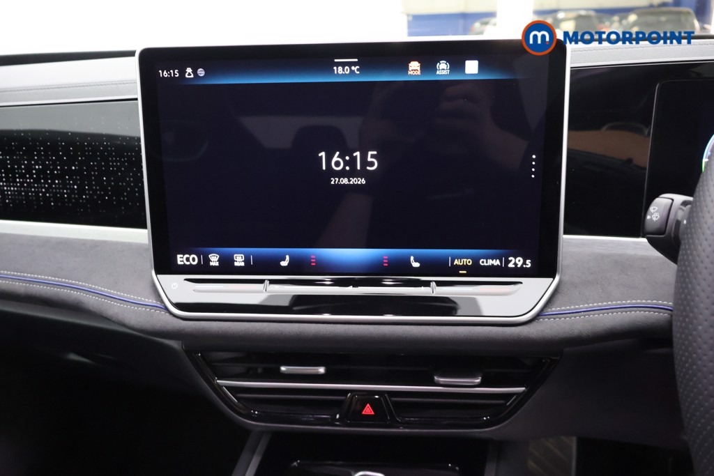 Volkswagen Passat R-Line Automatic Petrol Plug-In Hybrid Estate - Stock Number (1669390) - 8th supplementary image