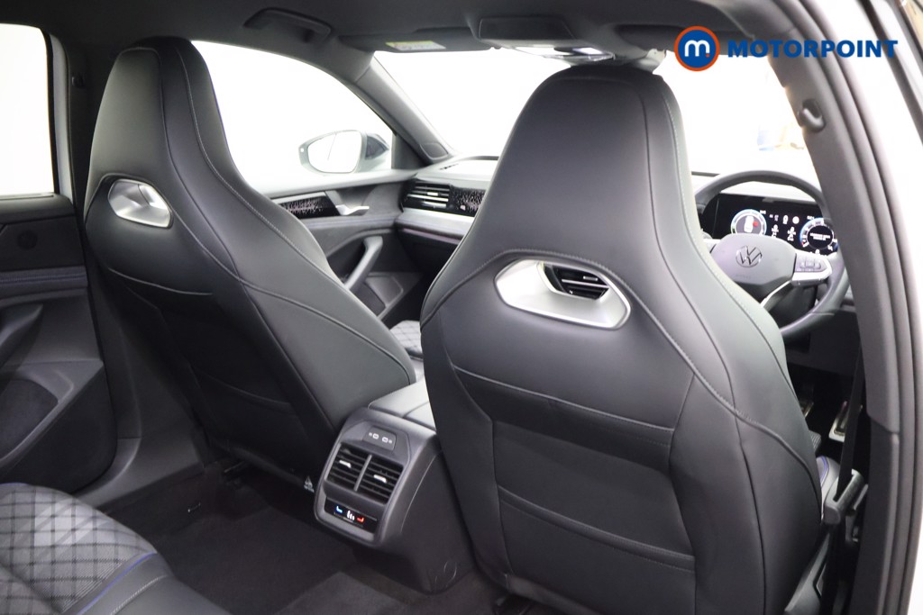 Volkswagen Passat R-Line Automatic Petrol Plug-In Hybrid Estate - Stock Number (1669390) - 22nd supplementary image