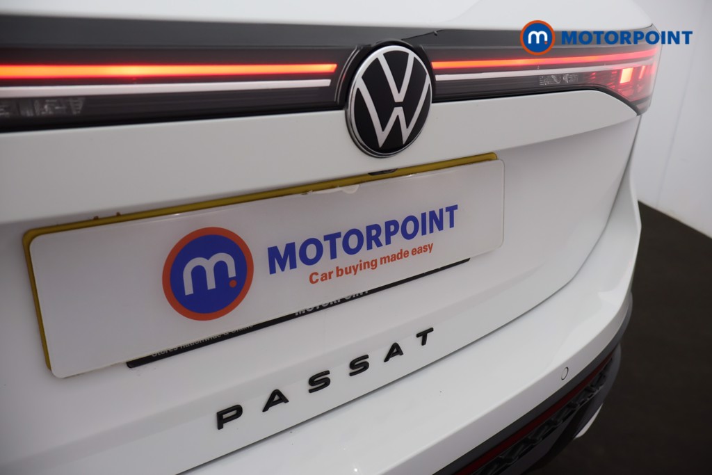 Volkswagen Passat R-Line Automatic Petrol Plug-In Hybrid Estate - Stock Number (1669390) - 29th supplementary image