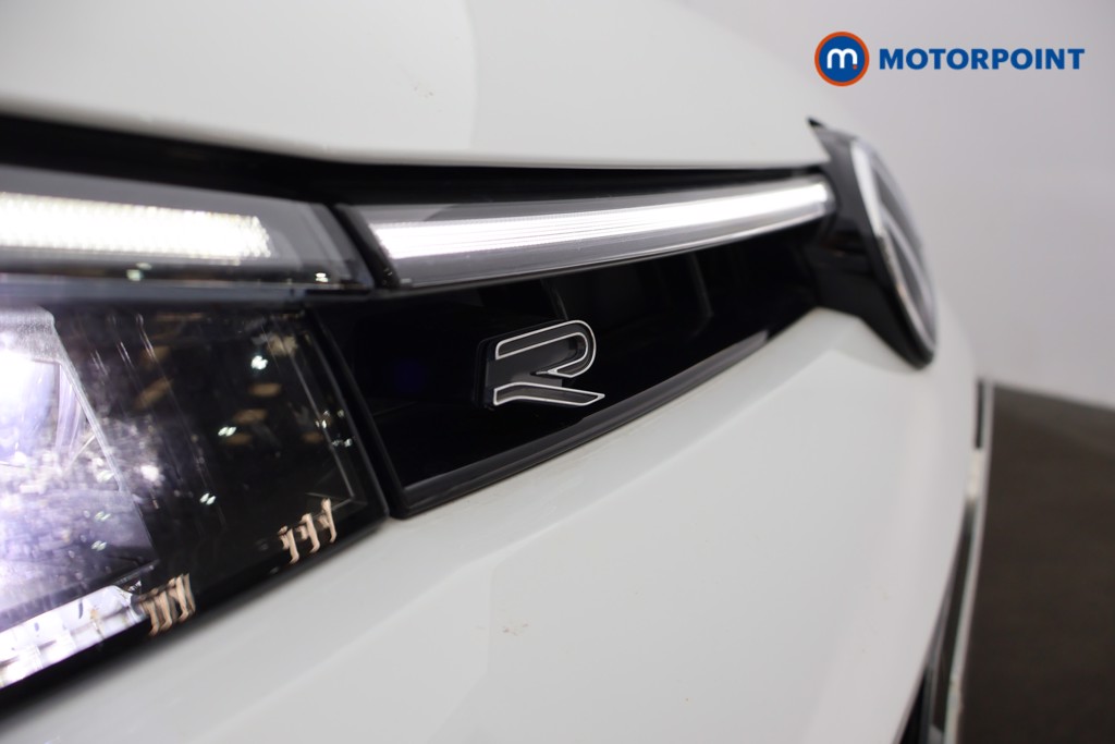 Volkswagen Passat R-Line Automatic Petrol Plug-In Hybrid Estate - Stock Number (1669390) - 39th supplementary image