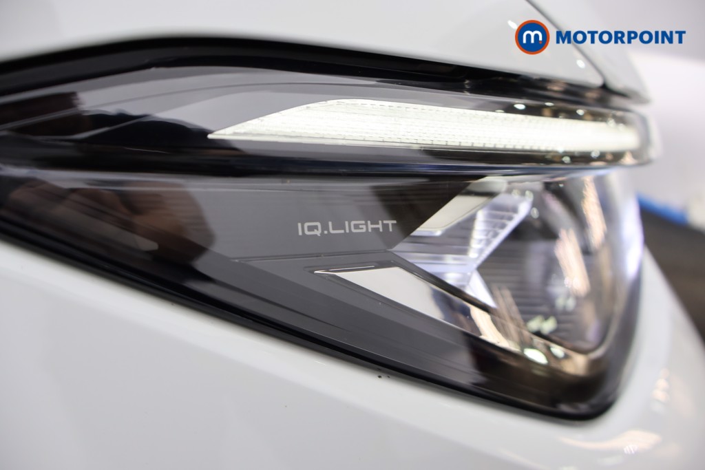 Volkswagen Passat R-Line Automatic Petrol Plug-In Hybrid Estate - Stock Number (1669390) - 40th supplementary image
