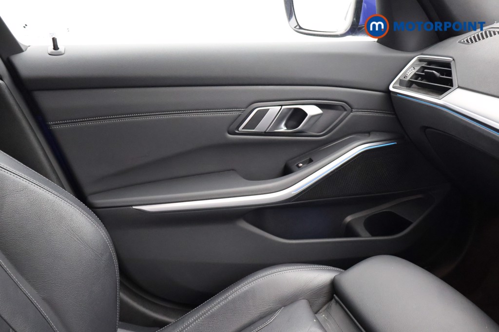 BMW 3 Series M Sport Automatic Petrol Plug-In Hybrid Saloon - Stock Number (1669425) - 16th supplementary image