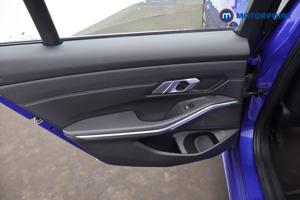 BMW 3 Series M Sport Automatic Petrol Plug-In Hybrid Saloon - Stock Number (1669425) - 27th supplementary image