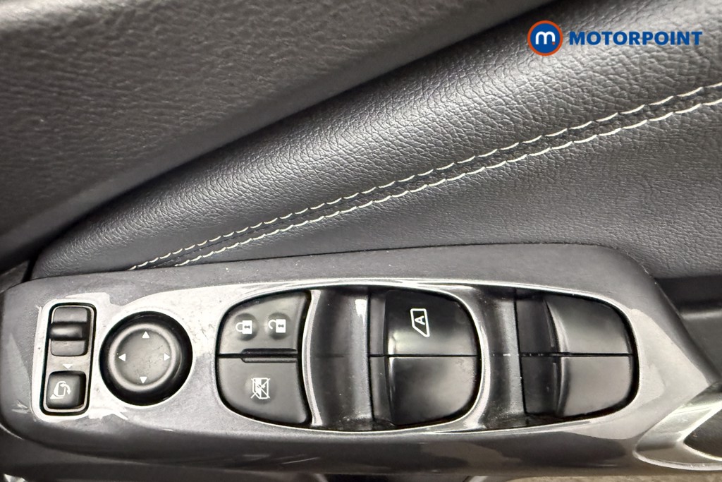 Nissan Juke N-Connecta Manual Petrol SUV - Stock Number (1669482) - 19th supplementary image